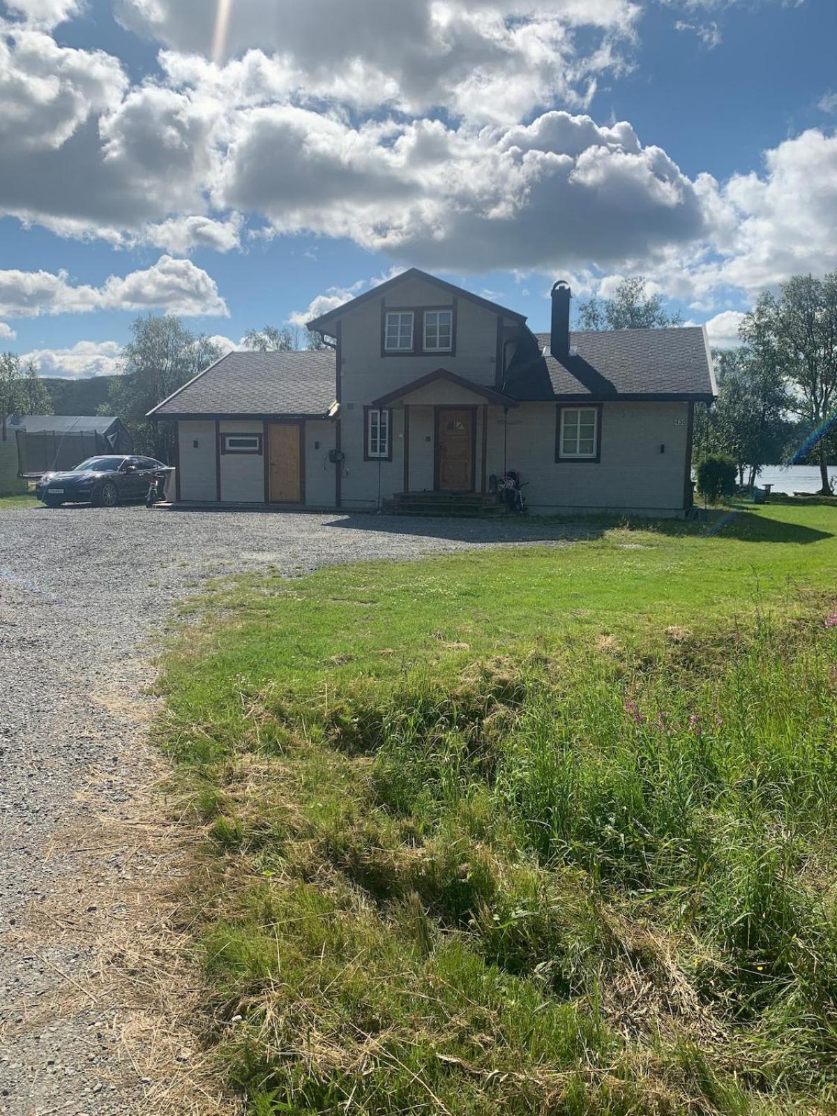 Cottage With Good Standard Next To Neiden River Екстериор снимка